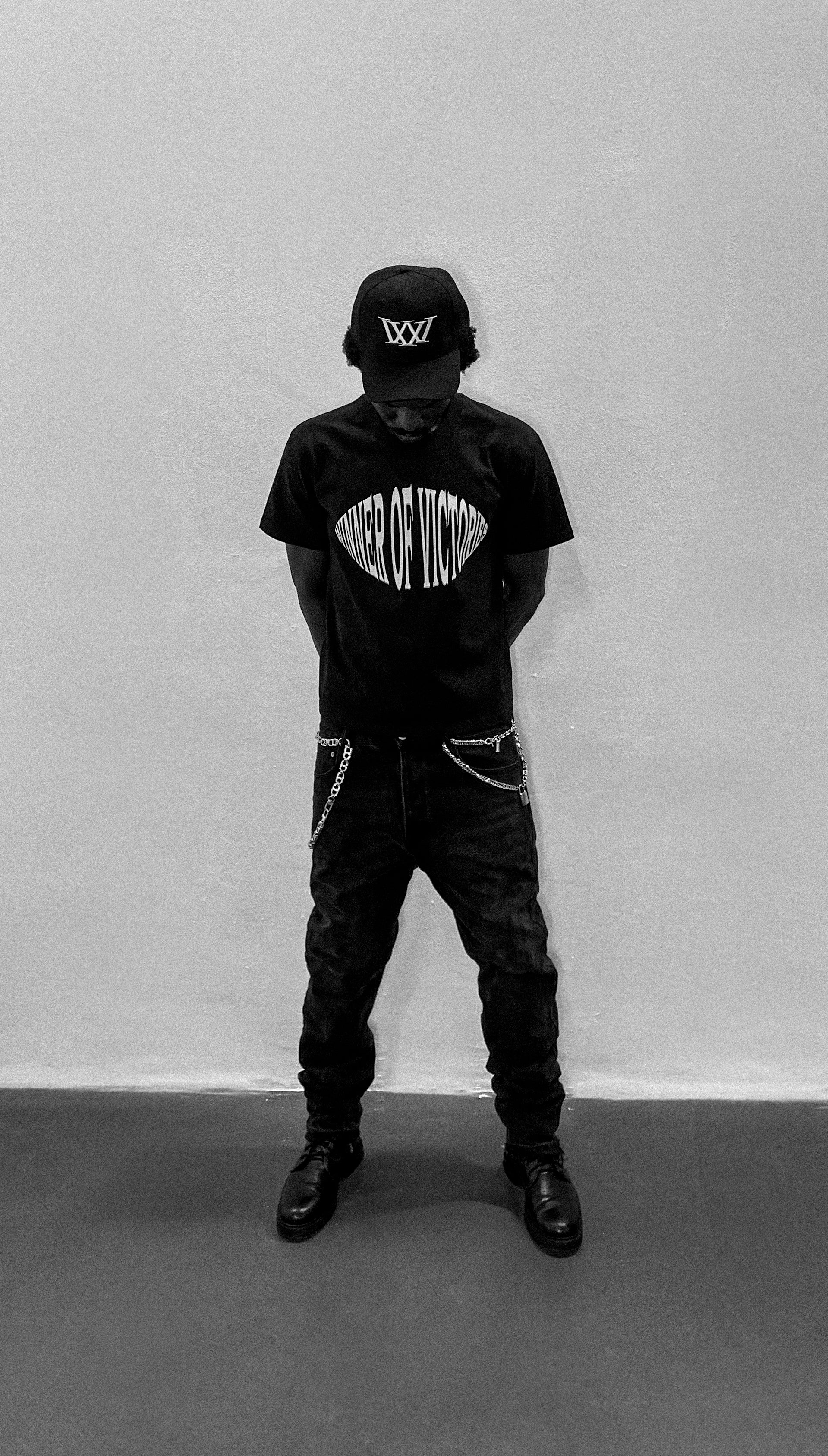 Cropped T-shirt Wan & Tuu. - WINNER OF VICTORIES
